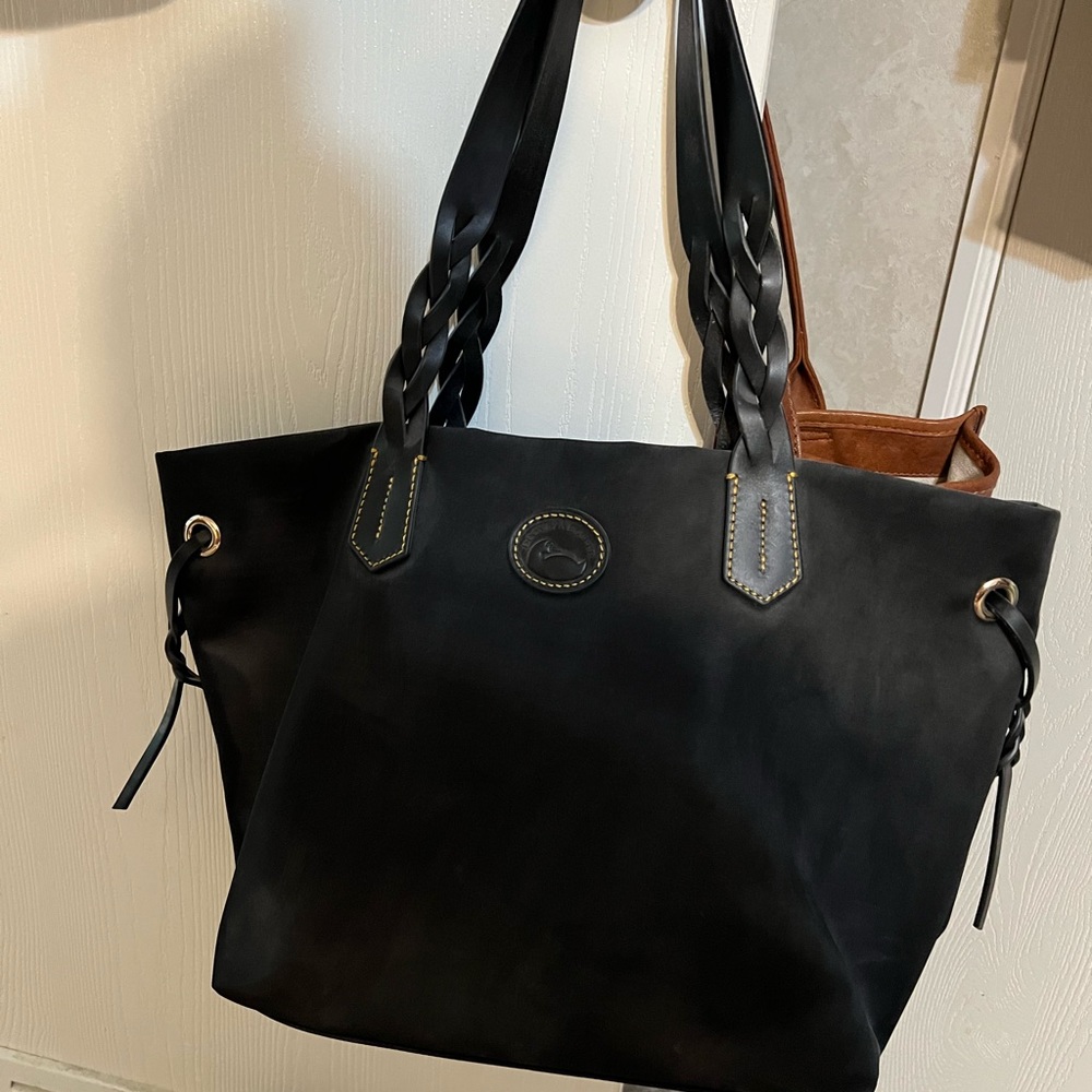 Dooney & Bourke shoulder bag